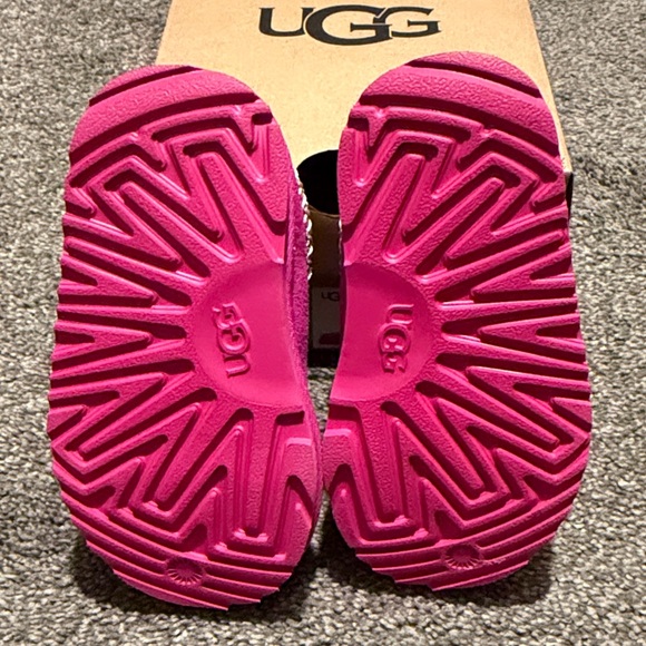 UGG Pink Tasman - Picture 3 of 3